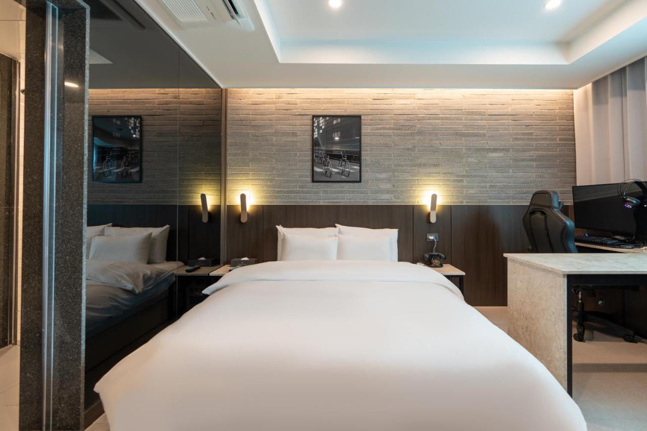 Jecheon Hound Hotel Chech'ŏn Exterior foto