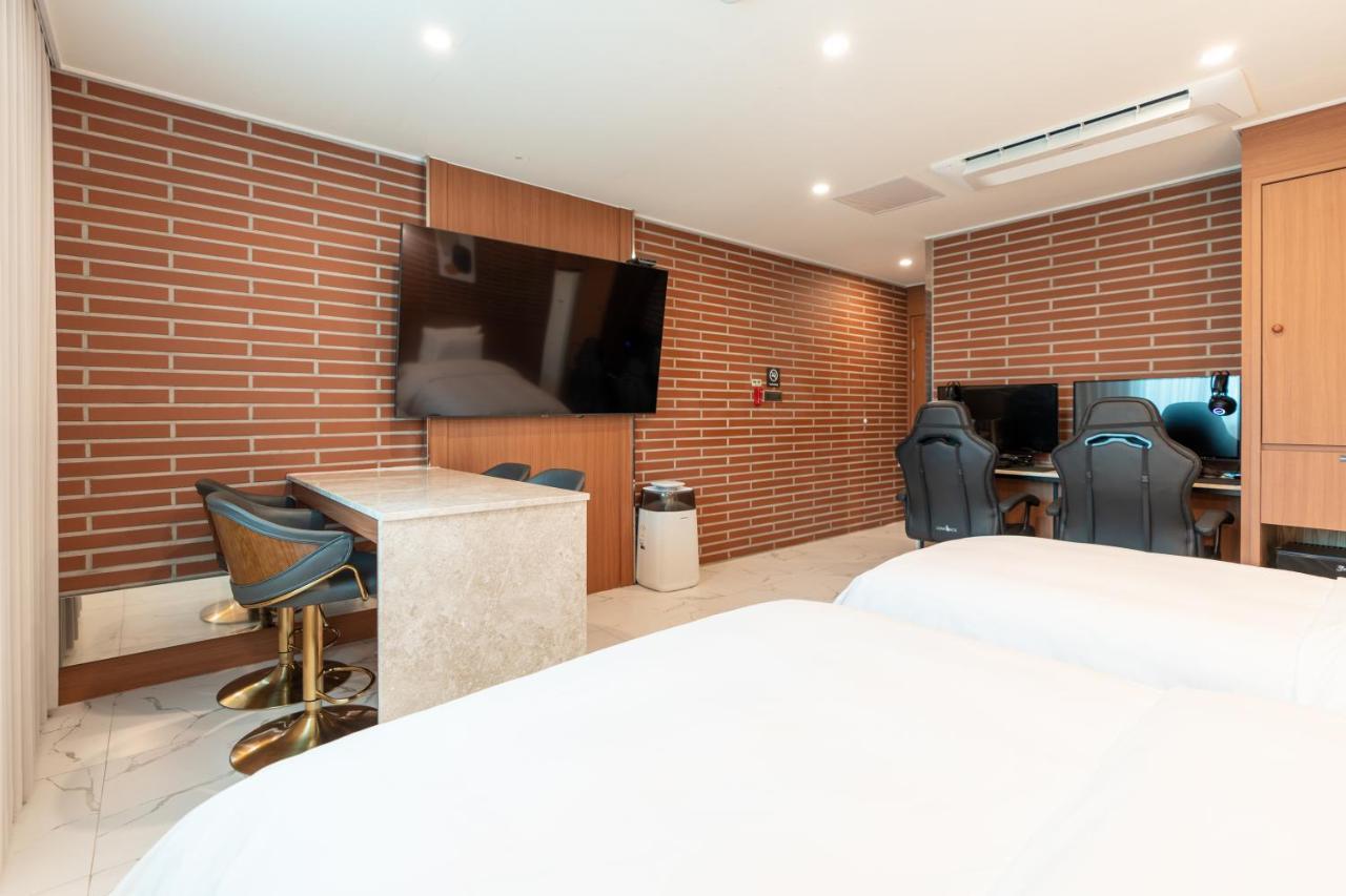 Jecheon Hound Hotel Chech'ŏn Exterior foto