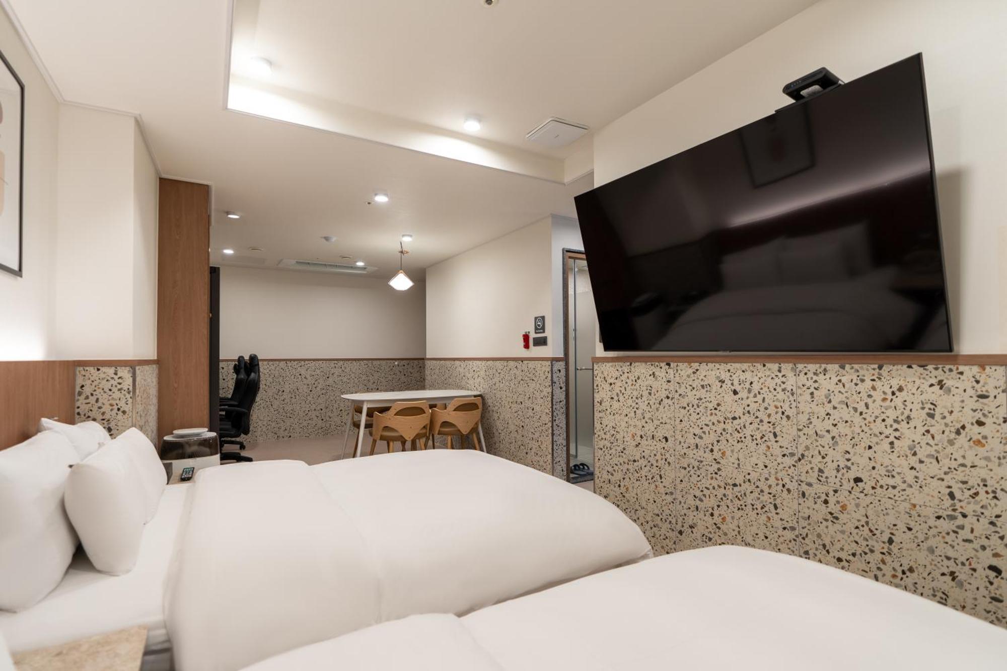 Jecheon Hound Hotel Chech'ŏn Exterior foto